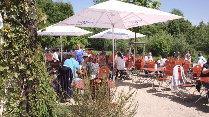 Das Restaurant hat wieder geöffnet: Unter neuer Leitung … | Alte Fasanerie Das Restaurant hat wieder geöffnet: Unter neuer Leitung … () | Alte Fasanerie